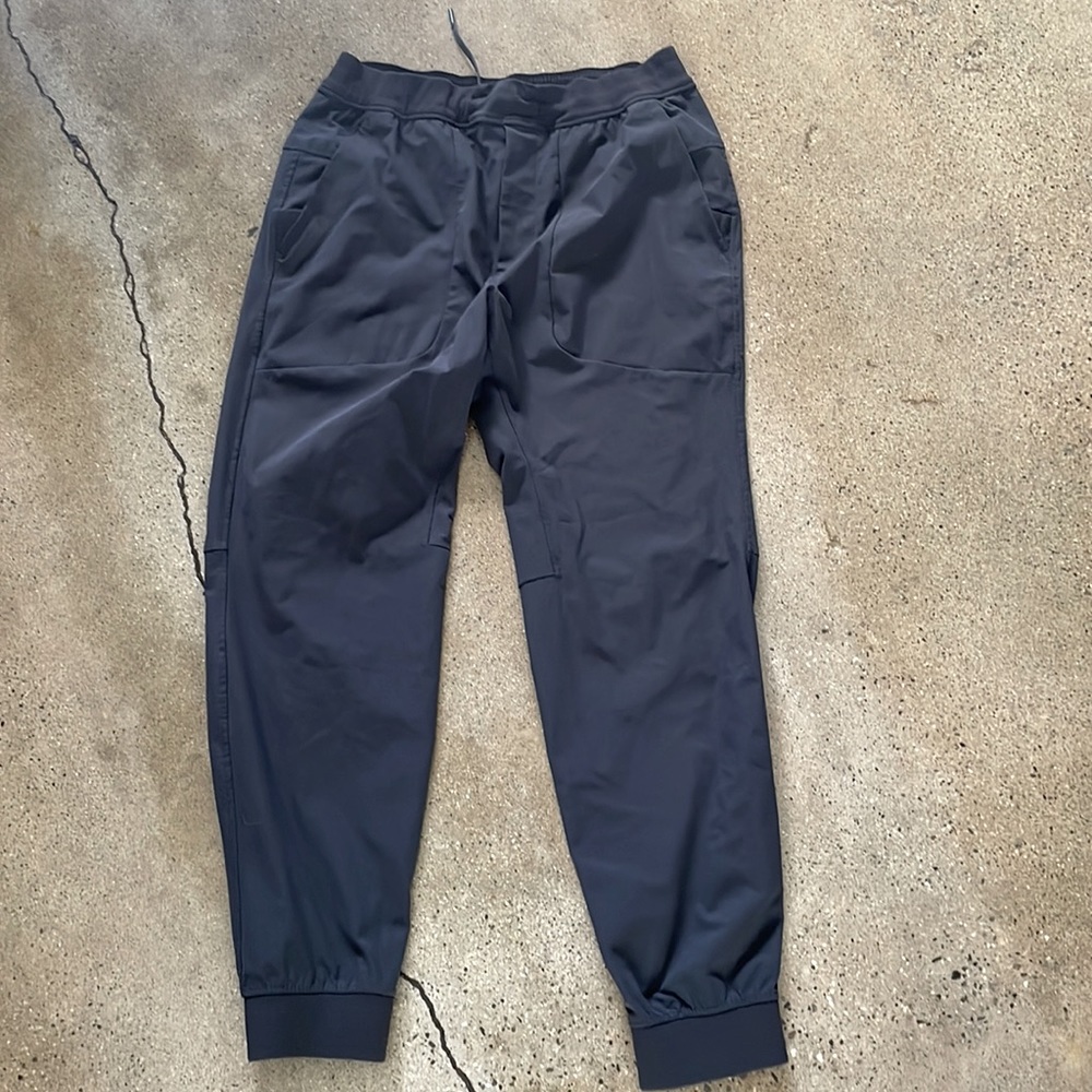 Men’s lululemon joggers Large
